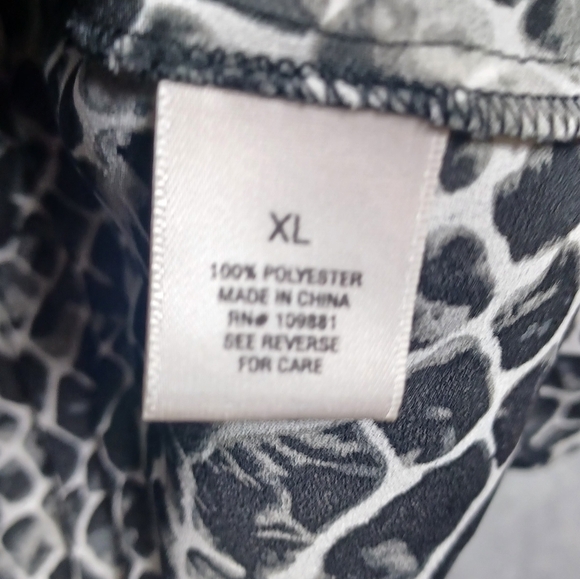 Dressbarn Women's Tunic Blouse Top Size XL Snake Print Bell Sleeve Boho Flowy - Picture 5 of 8